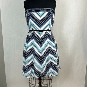 WHBM Strapless Chevron Dress Blue White Black Stripe Sz 8 Belted White House Bla